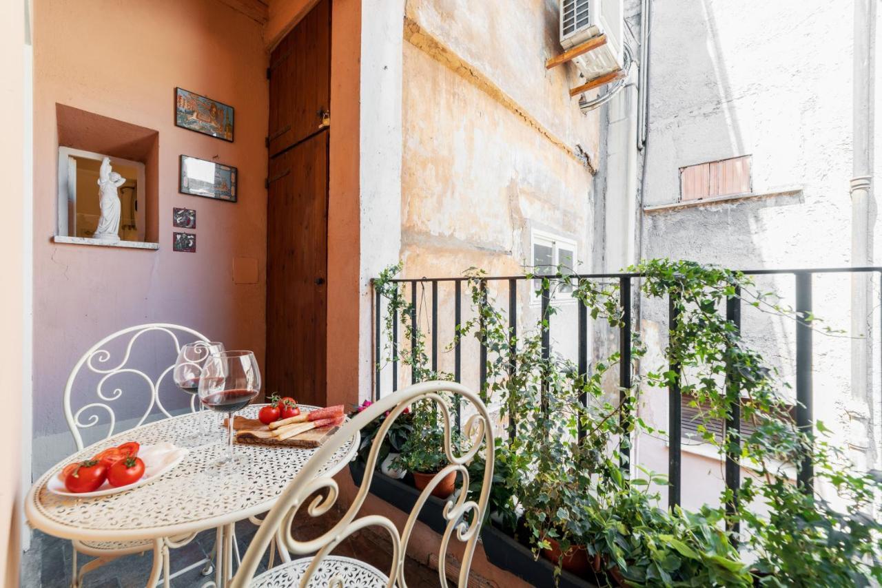 Domus Quiritum Charming, Appartamento D'Epoca A Campo De' Fiori روما المظهر الخارجي الصورة
